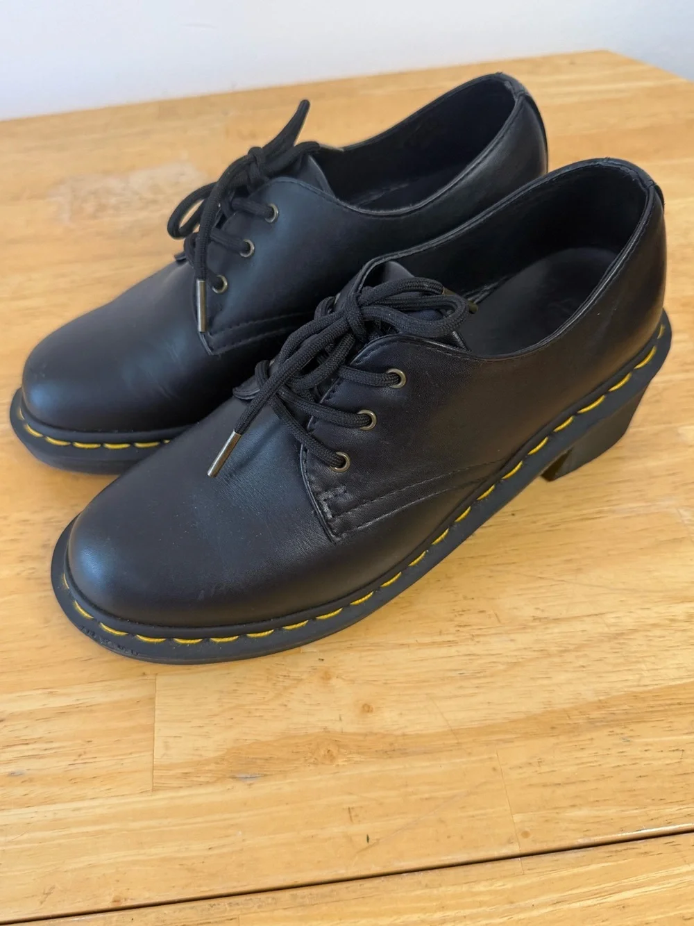 Dr. Martens Women's Amory Heel Oxford Shoes Black Soft Leather Size 8